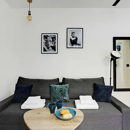 Apartment Charming Studio 2p - Voltaire Nation *